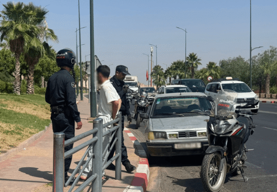فرقة الدراجين بسيدي يوسف بن علي تطيح بمبحوث عنه بعد توقيف سيارة مشبوهة