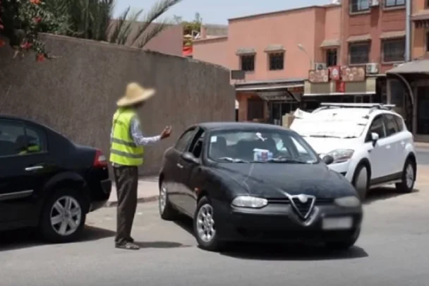 توقيف 5 أشخاص متورطين في حراسة السيارات بشكل غير قانوني بمراكش