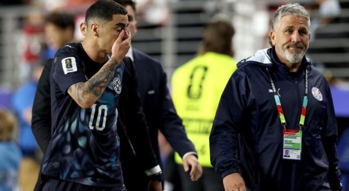 ألميرون أول لاعب يُطرد من مباراة بكأس العالم 2026 بسبب قانون “تغطية الفم”
