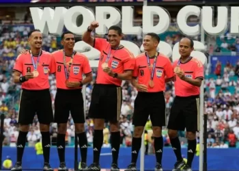 جلال جيد وزكرياء البرينسي يهديان التحكيم المغربي برونزية مونديال 2026