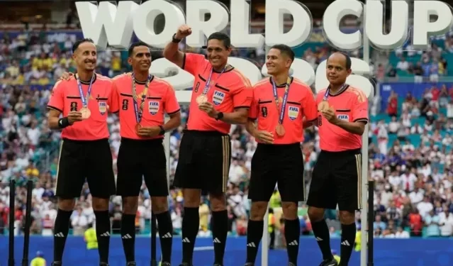 جلال جيد وزكرياء البرينسي يهديان التحكيم المغربي برونزية مونديال 2026