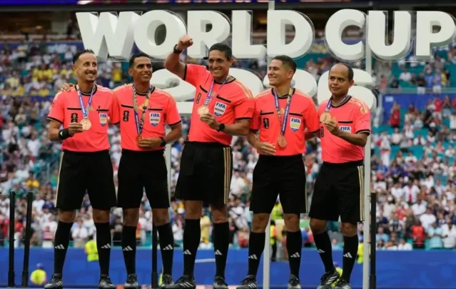 جلال جيد وزكرياء البرينسي يهديان التحكيم المغربي برونزية مونديال 2026