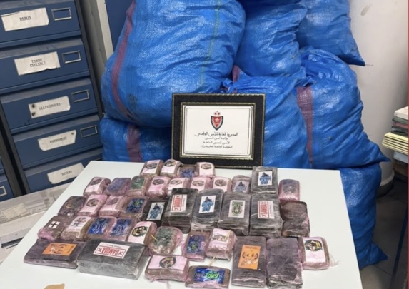 إجهاض محاولة لتهريب 460 كيلوغراماً من الشيرا بمعبر الكركرات