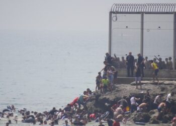 المغرب: موجة الهجرة إلى سبتة المحتلة لا تعكس إرادة سلطات البلاد