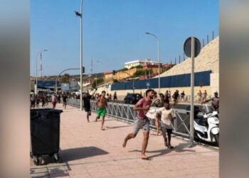 لليوم الثاني.. مئات المهاجرين يصلون لسبتة المحتلة