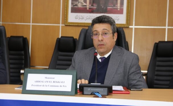 بعد التزام الصمت طيلة أيام “العطش”.. عمدة فاس في خرجة مثيرة يشعر الساكنة بنهاية أزمة الماء