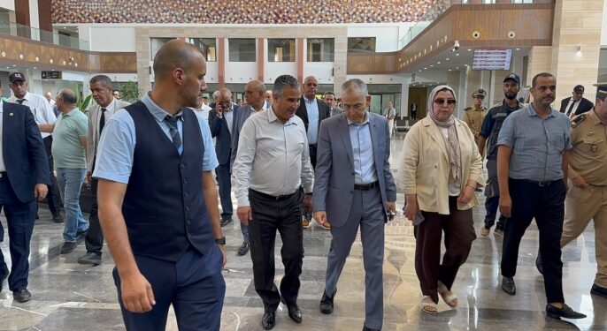 الوالي خطيب لهبيل يجري جولة تفقدية لمحطة العزوزية+ صور
