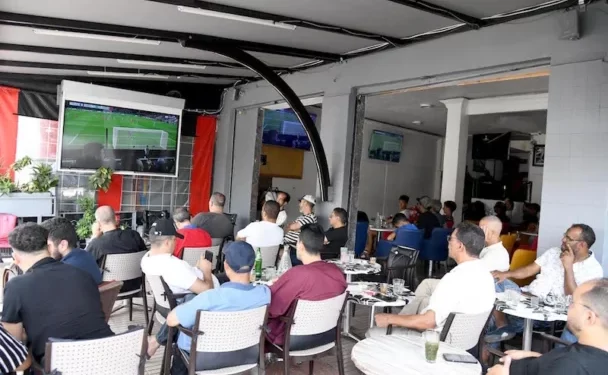 مهنيّو المقاهي والمطاعم بطنجة يستنجدون بغرفة التجارة لمواجهة الإكراهات الجبائية