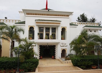 الداخلية تتوعد المحرضين على تنظيم محاولات جديدة للعبور الجماعي نحو سبتة ومليلية