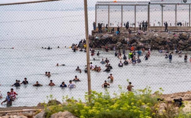 “تيك توك” و “إنستغرام” تدخلان على خط أزمة سبتة المحتلة
