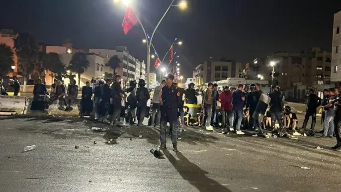 إحباط محاولة اقتحام جماعية للسياج الحدودي بمحيط بني أنصار وتوقيف أكثر من 50 شخصا