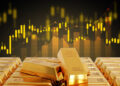 الذهب يهبط من أعلى مستوى في 3 أشهر مع ترقب بيانات أمريكية