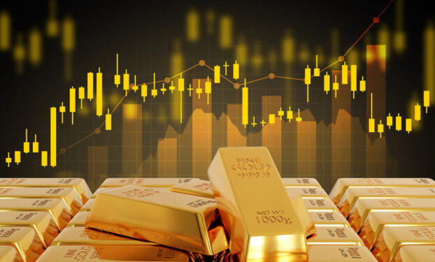 الذهب يهبط من أعلى مستوى في 3 أشهر مع ترقب بيانات أمريكية