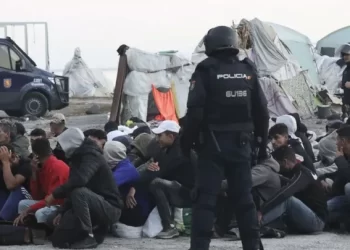 قبل زيارة ملك إسبانيا.. إخلاء آخر مخيم للمهاجرين بمدينة سبتة