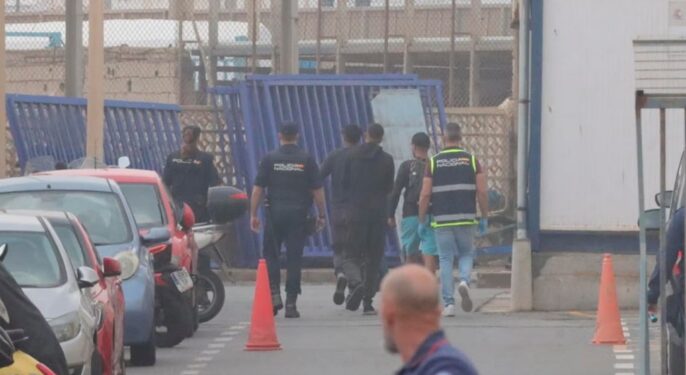بعد إخلاء آخر مخيم عشوائي بسبتة.. أكثر من 300 مهاجر يعودون طوعا إلى المغرب