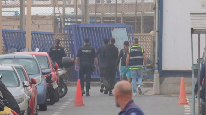 بعد إخلاء آخر مخيم عشوائي بسبتة.. أكثر من 300 مهاجر يعودون طوعا إلى المغرب
