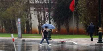 الأرصاد تنذر بتسجيل زخات رعدية قوية بعدة مناطق مغربية